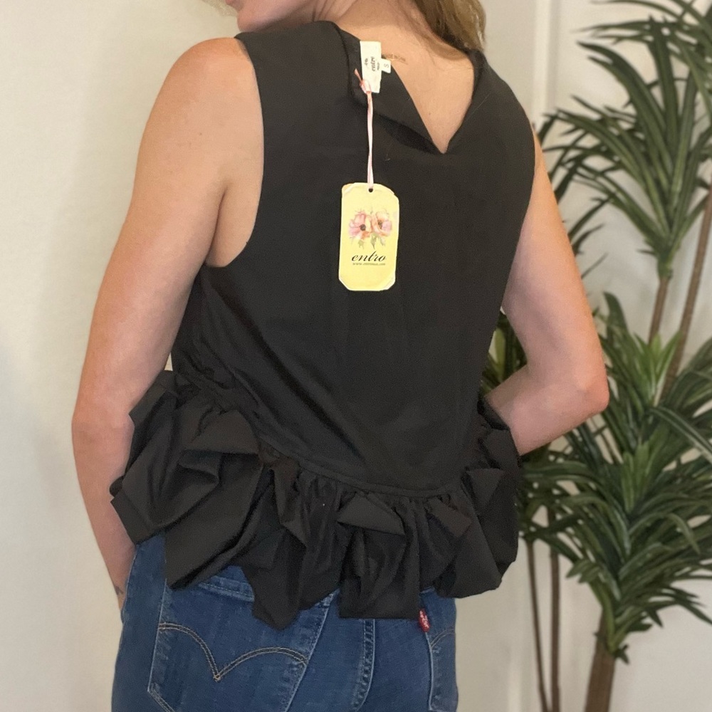 Entro Black Ruffle Hem Crop Top - Picture 3 of 15